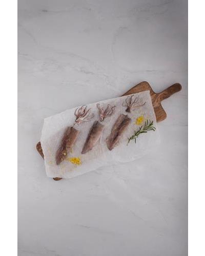 Calamar patagónico limpio con piel